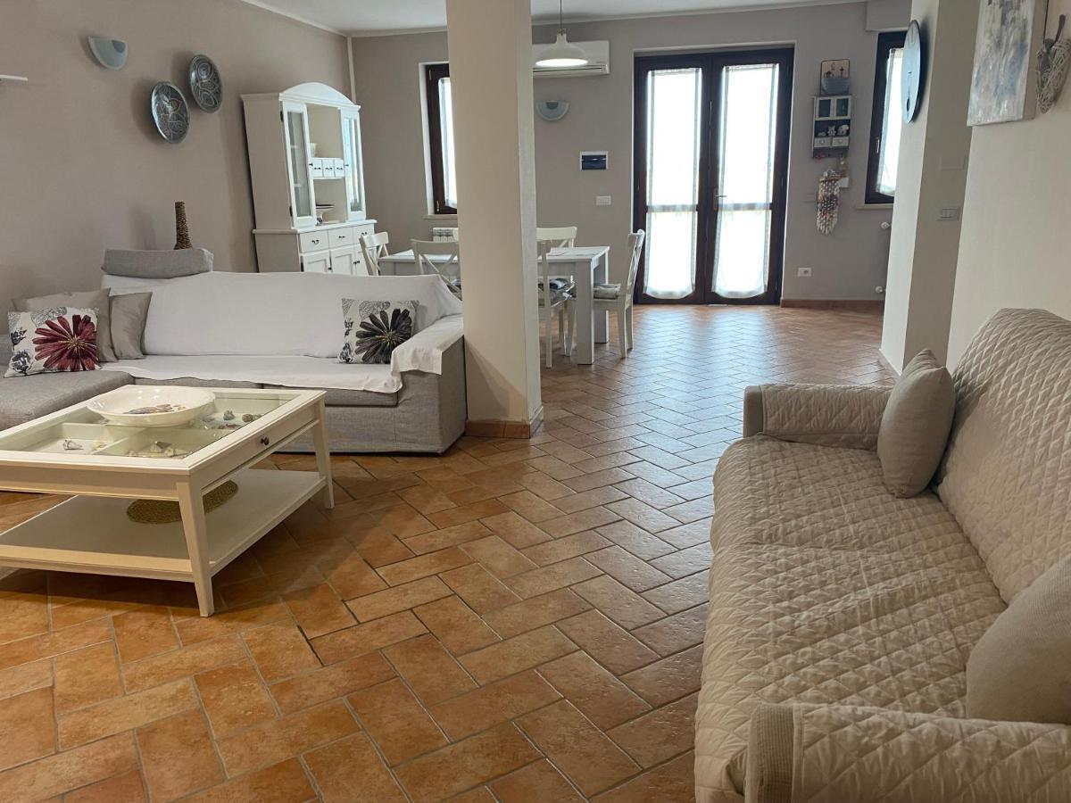 Agriturismo Colle D' Oro Pescia Romana Luaran gambar