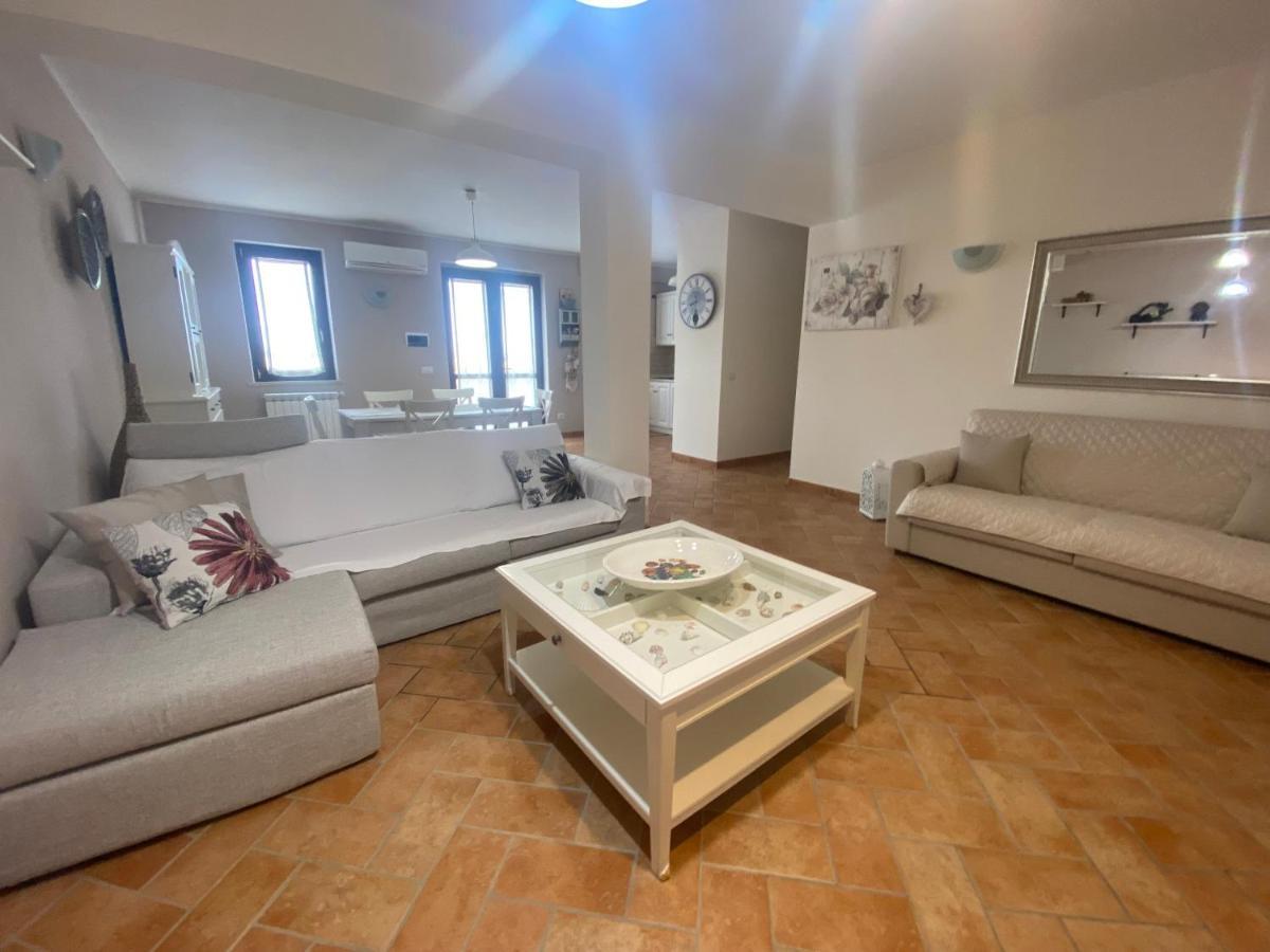 Agriturismo Colle D' Oro Pescia Romana Luaran gambar