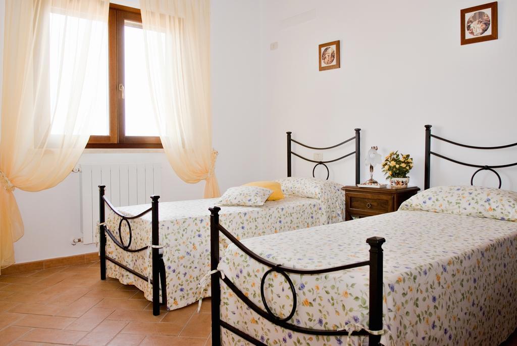Agriturismo Colle D' Oro Pescia Romana Bilik gambar