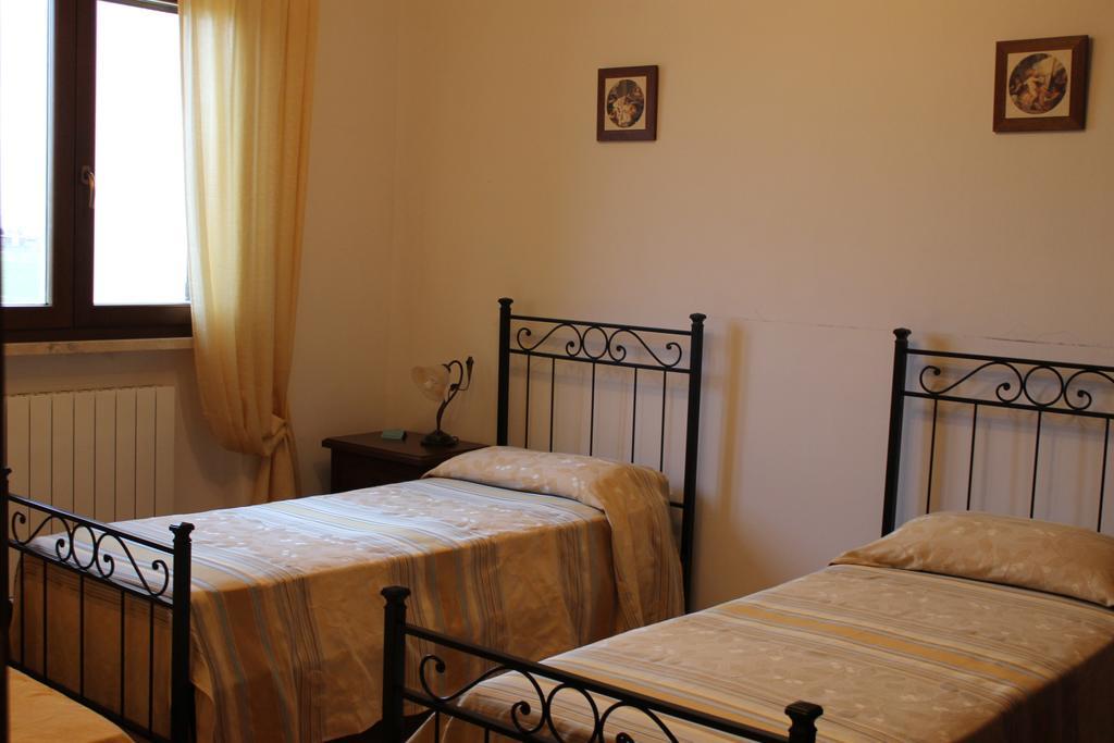 Agriturismo Colle D' Oro Pescia Romana Bilik gambar