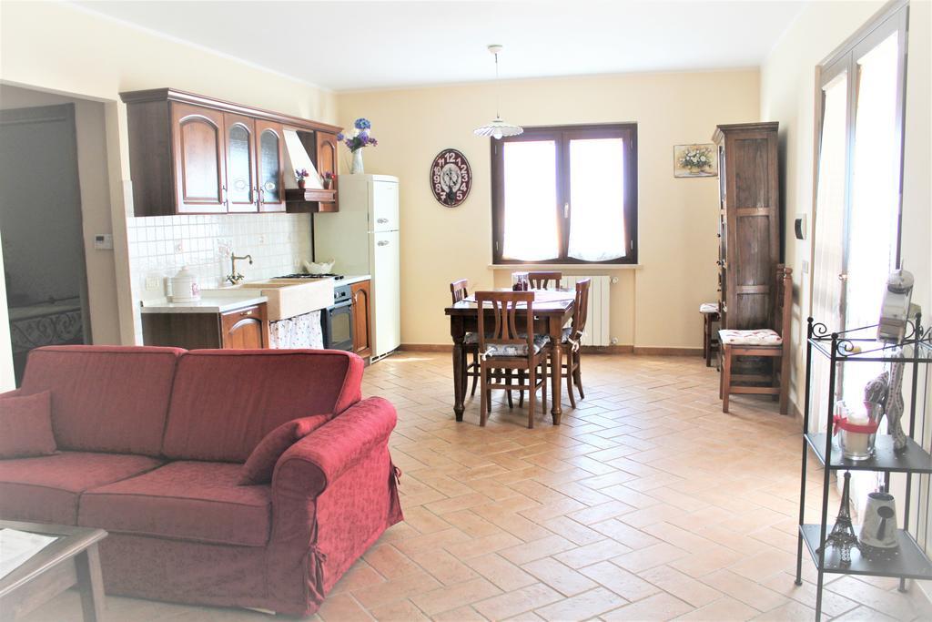 Agriturismo Colle D' Oro Pescia Romana Luaran gambar