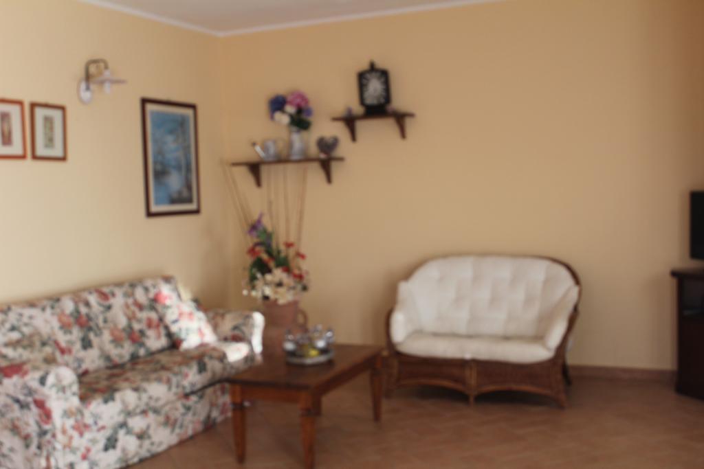 Agriturismo Colle D' Oro Pescia Romana Luaran gambar