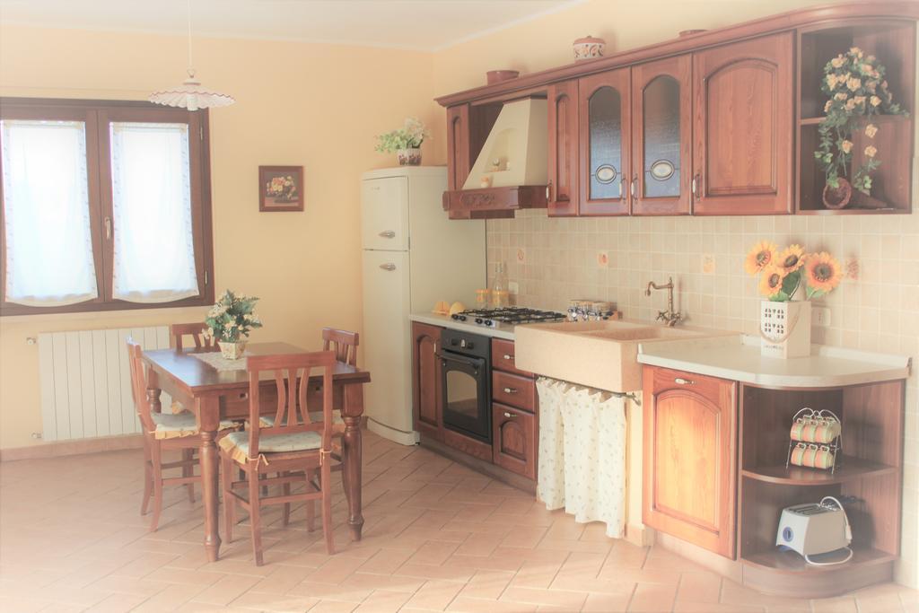 Agriturismo Colle D' Oro Pescia Romana Luaran gambar